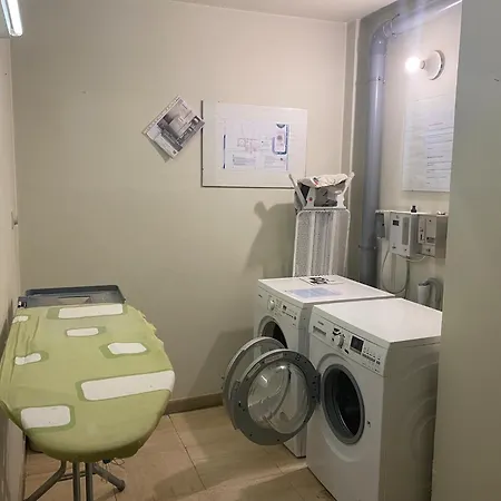 On Seawall With Stunning Views Apartment *