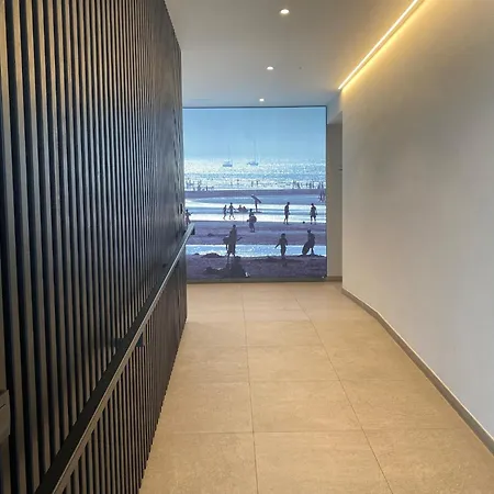 Lägenhet On Seawall With Stunning Views