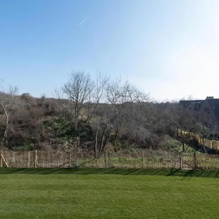 Lägenhet On Seawall With Stunning Views *