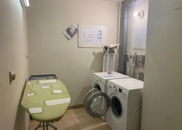 On Seawall With Stunning Views Apartment *