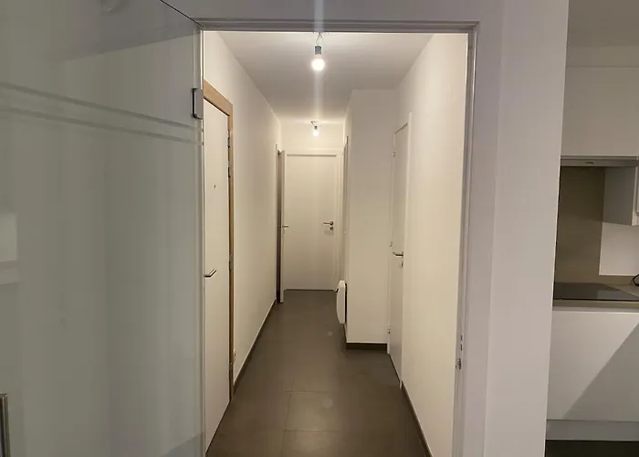 On Seawall With Stunning Views *